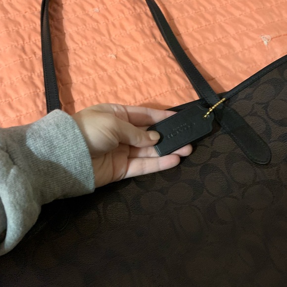 Coach City Tote - Picture 2 of 5